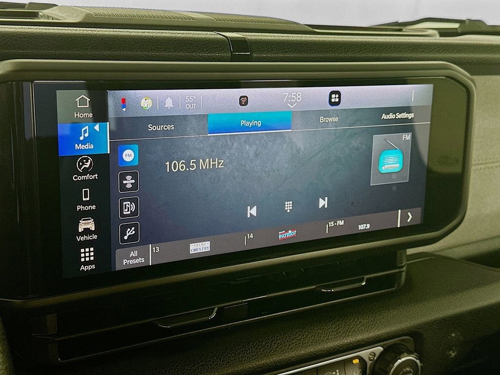 Used 2025 Jeep Wrangler Sport image 17