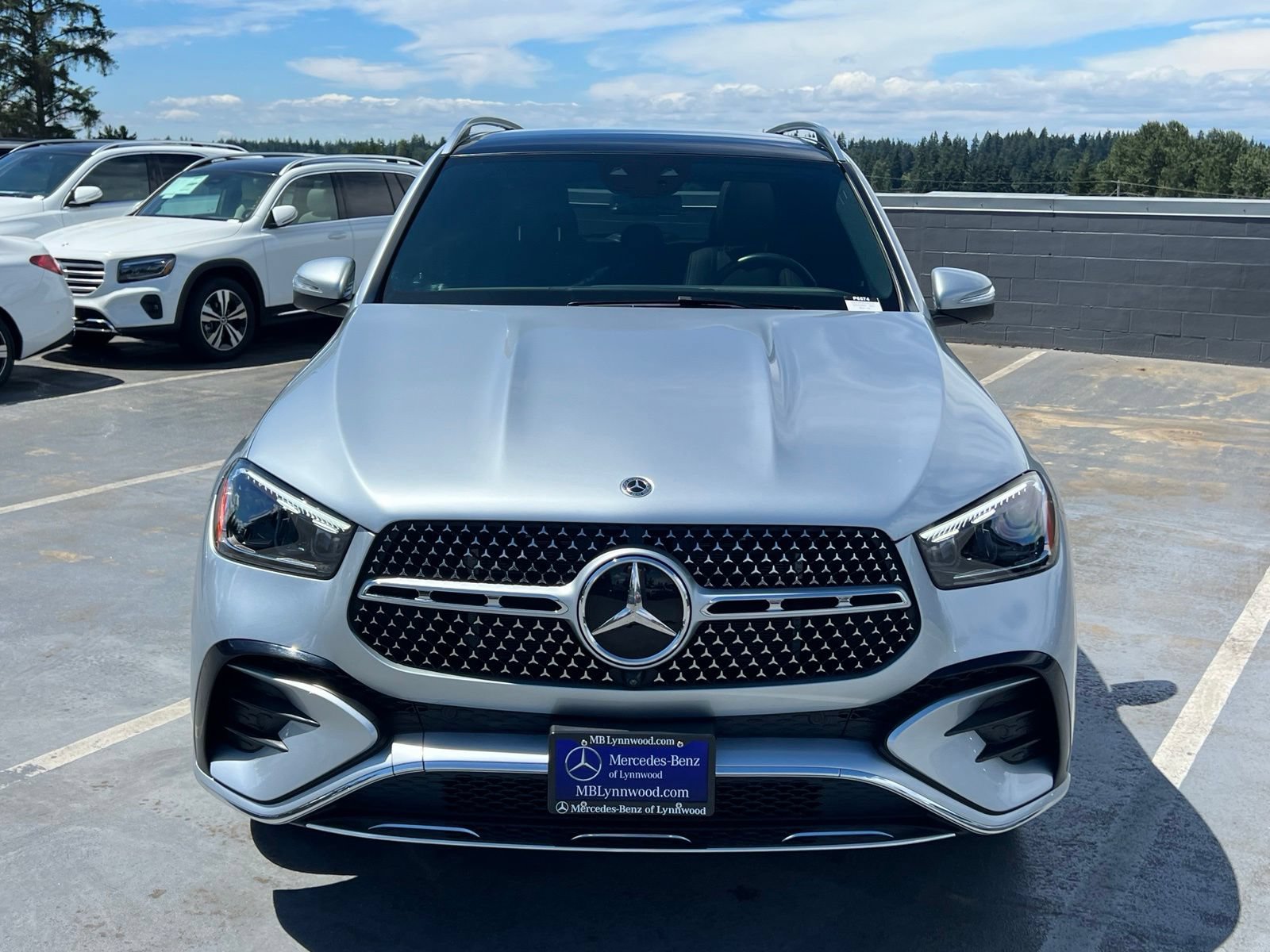 Used 2024 Mercedes-Benz GLE 450 4MATIC image 4