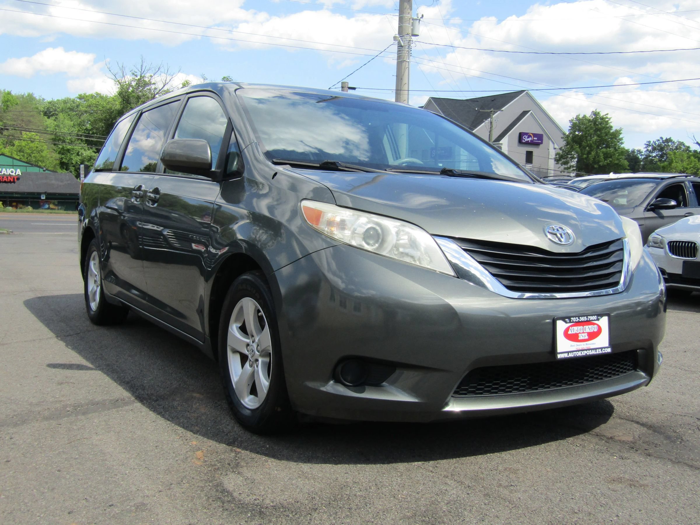 Used 2013 Toyota Sienna LE w/ Towing Pkg