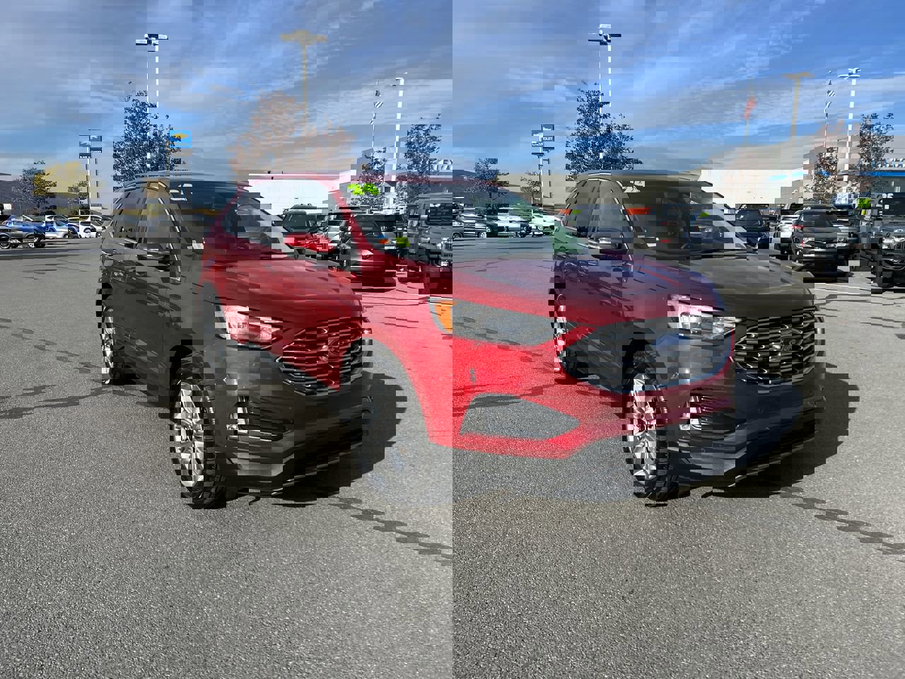 Used 2024 Ford Edge Titanium image 1