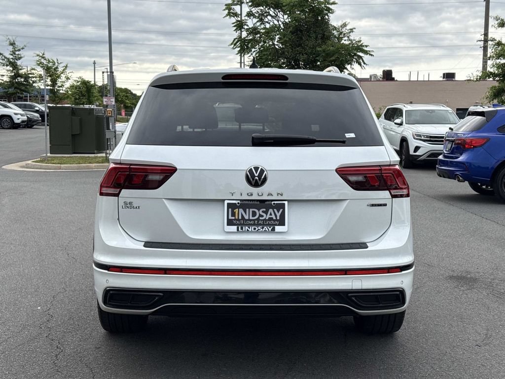 Used 2023 Volkswagen Tiguan SE R-Line AWD/4WD image 4
