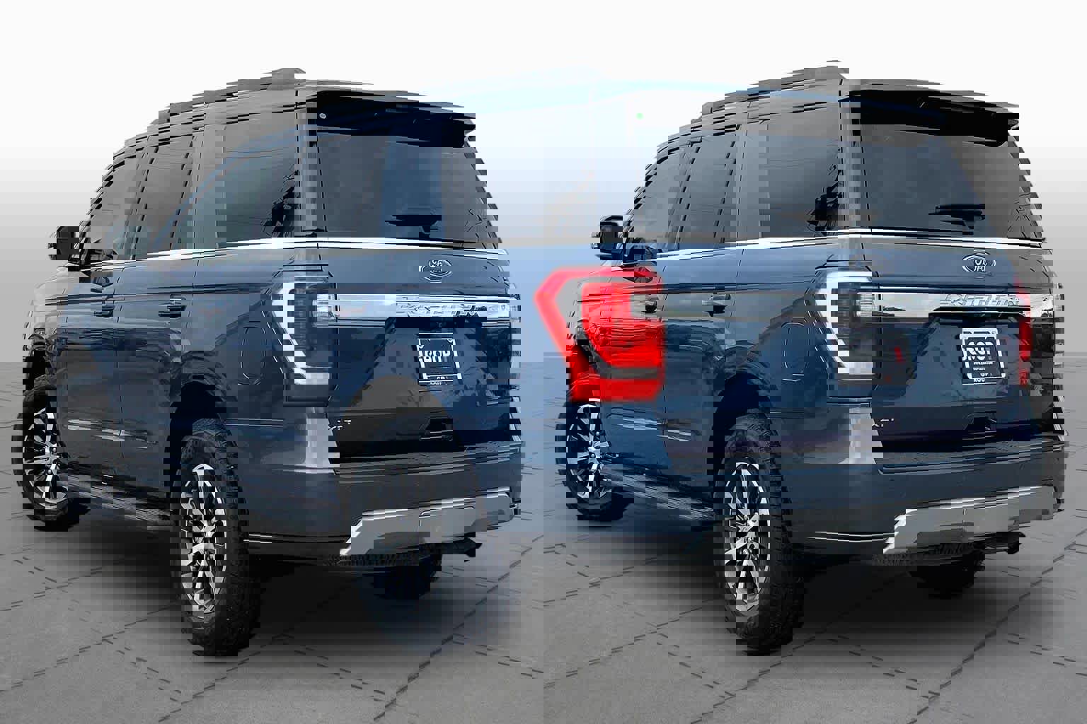 Used 2019 Ford Expedition XLT w/ Equipment Group 201A image 12