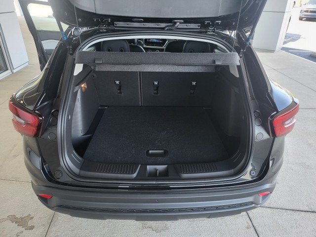 New 2026 Chevrolet Trax LT w/ Sunroof Package FWD image 8