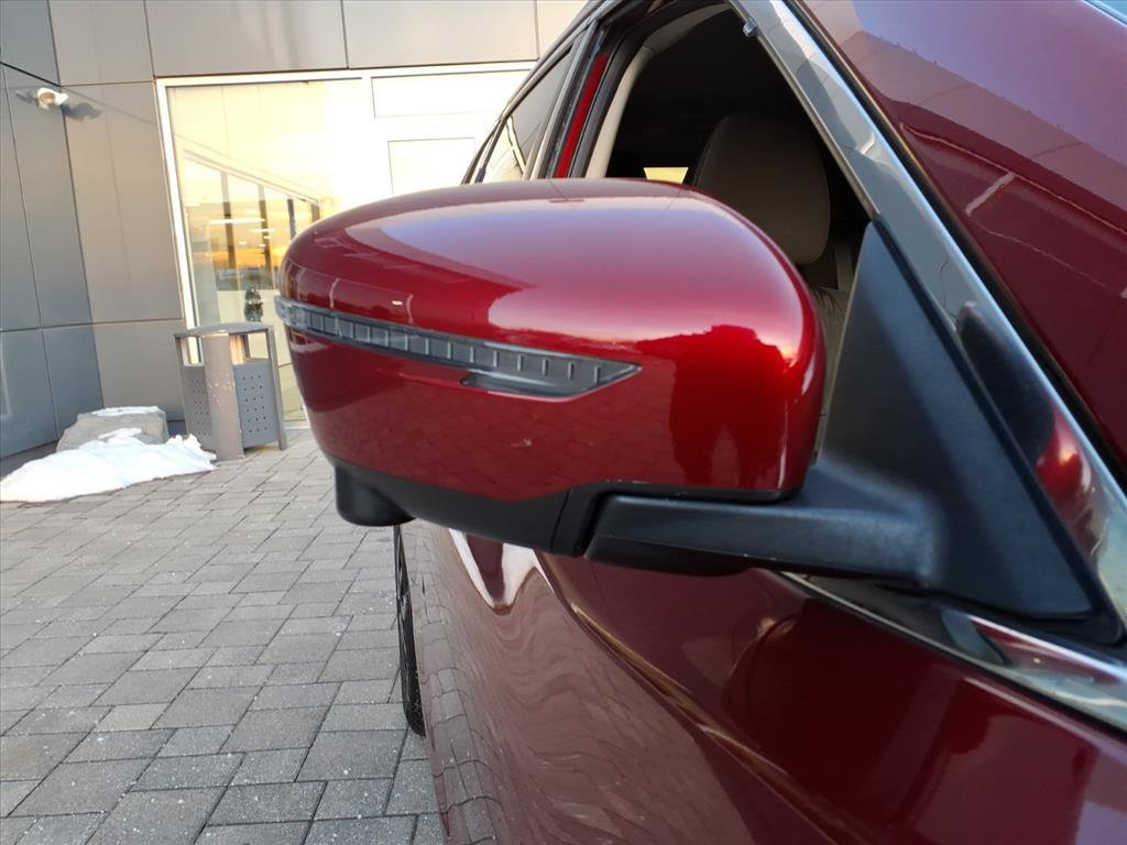 Used 2018 Nissan Rogue SV w/ Premium Package image 15