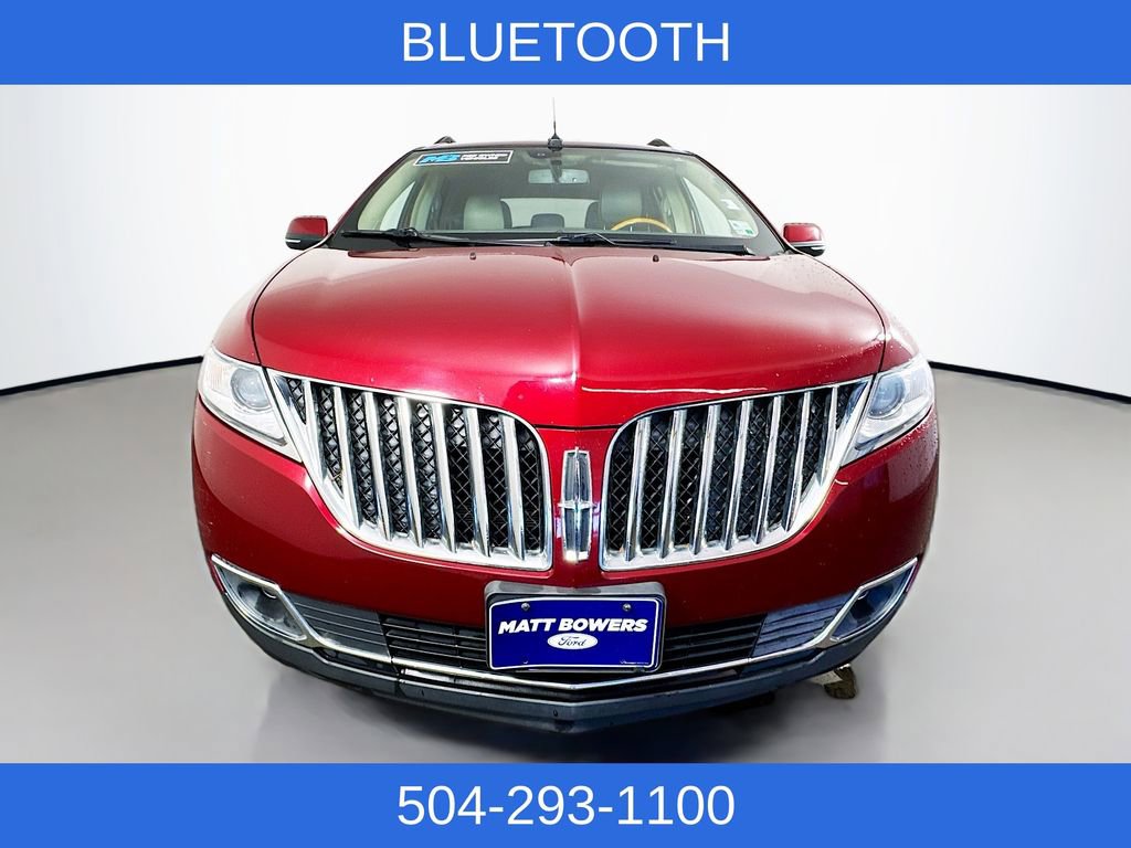 Used 2013 Lincoln MKX FWD image 2