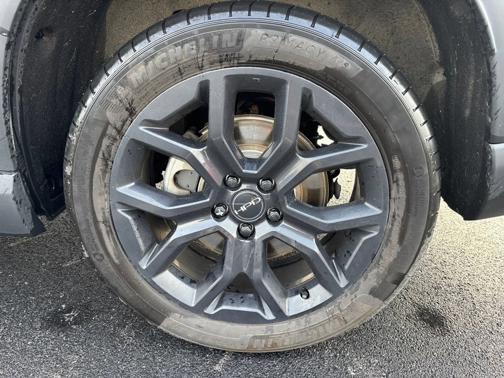 Used 2025 Honda Pilot Touring image 8