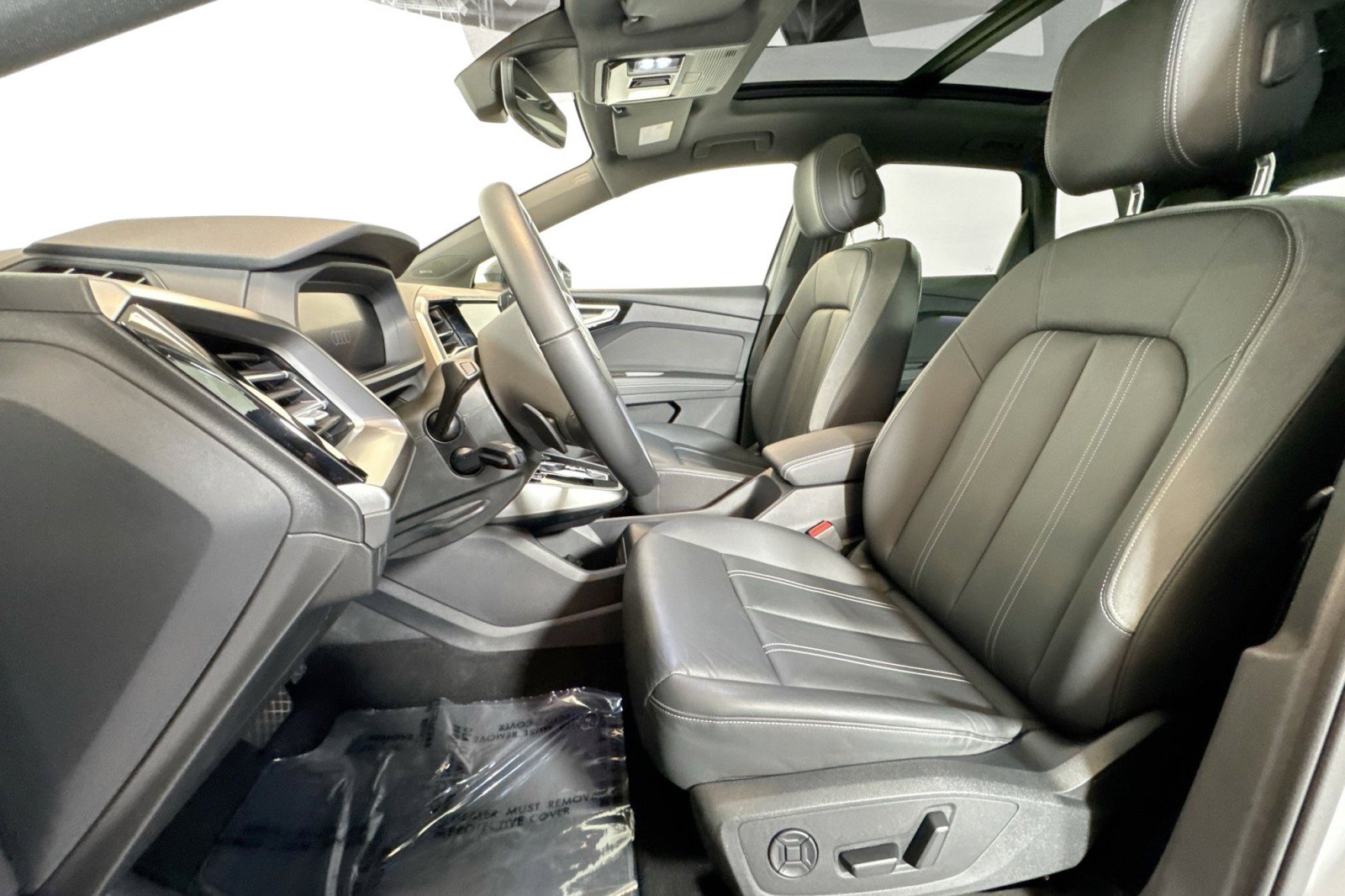 Used 2025 Audi Q4 e-tron Premium Plus image 19