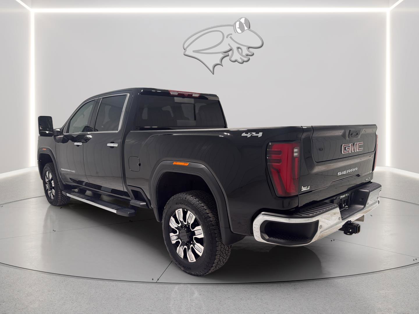 Used 2025 GMC Sierra 2500 SLT w/ SLT Premium Package AWD/4WD image 4