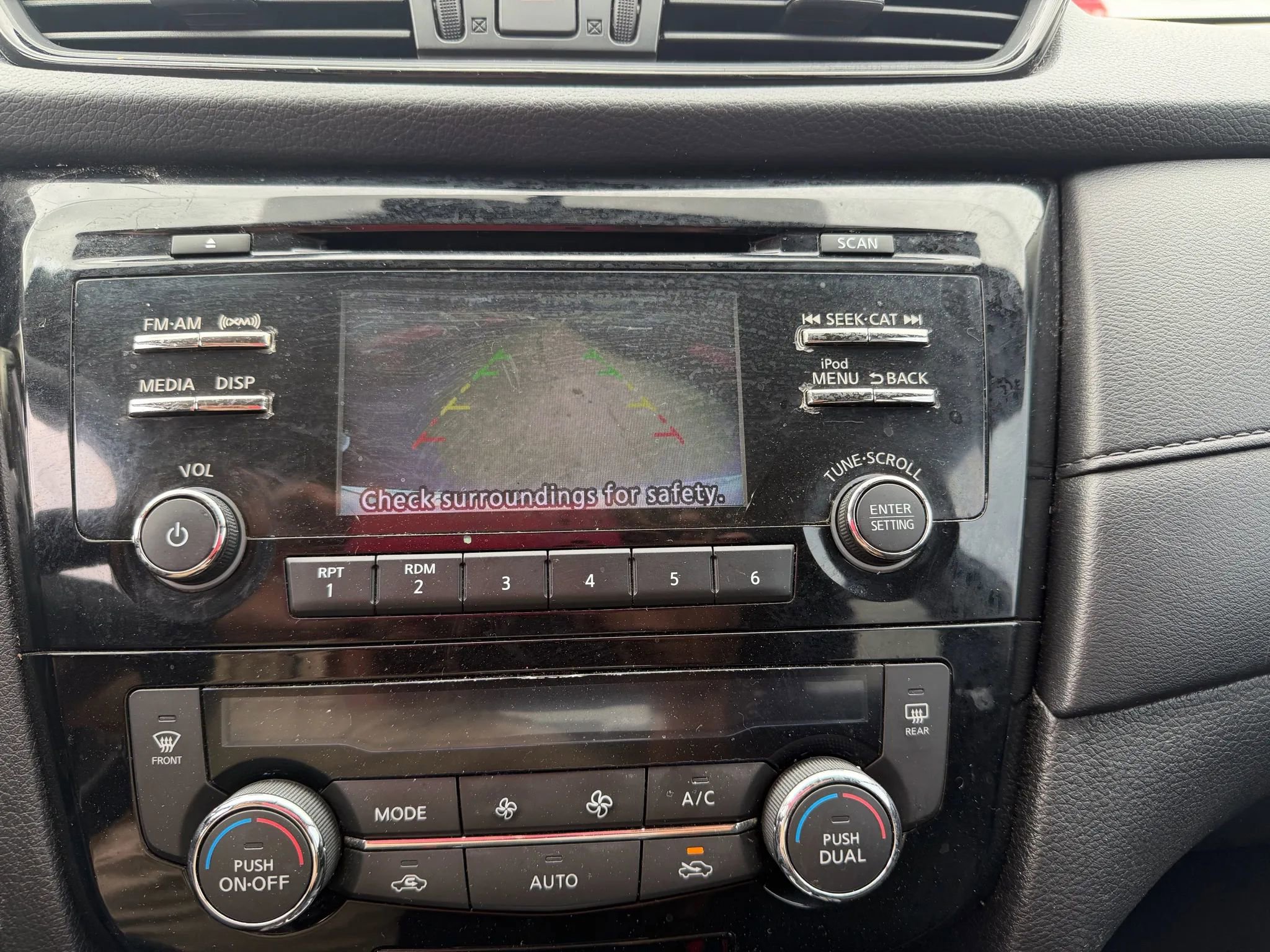 Used 2017 Nissan Rogue SV image 14