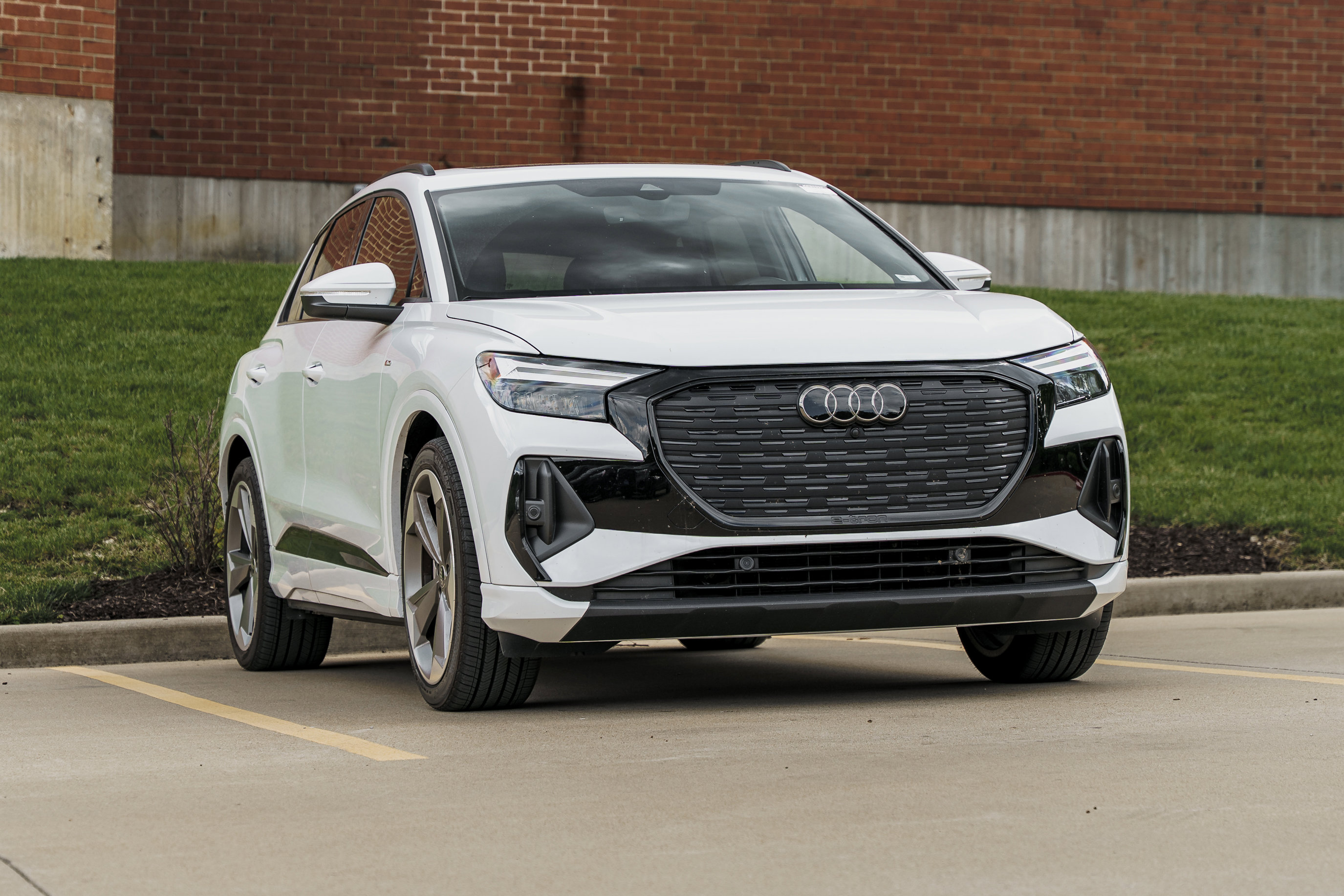 Certified 2025 Audi Q4 e-tron Premium Plus w/ Premium Plus AWD/4WD image 1
