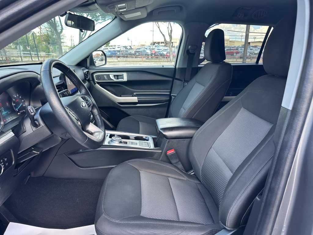 Used 2023 Ford Explorer XLT RWD image 9