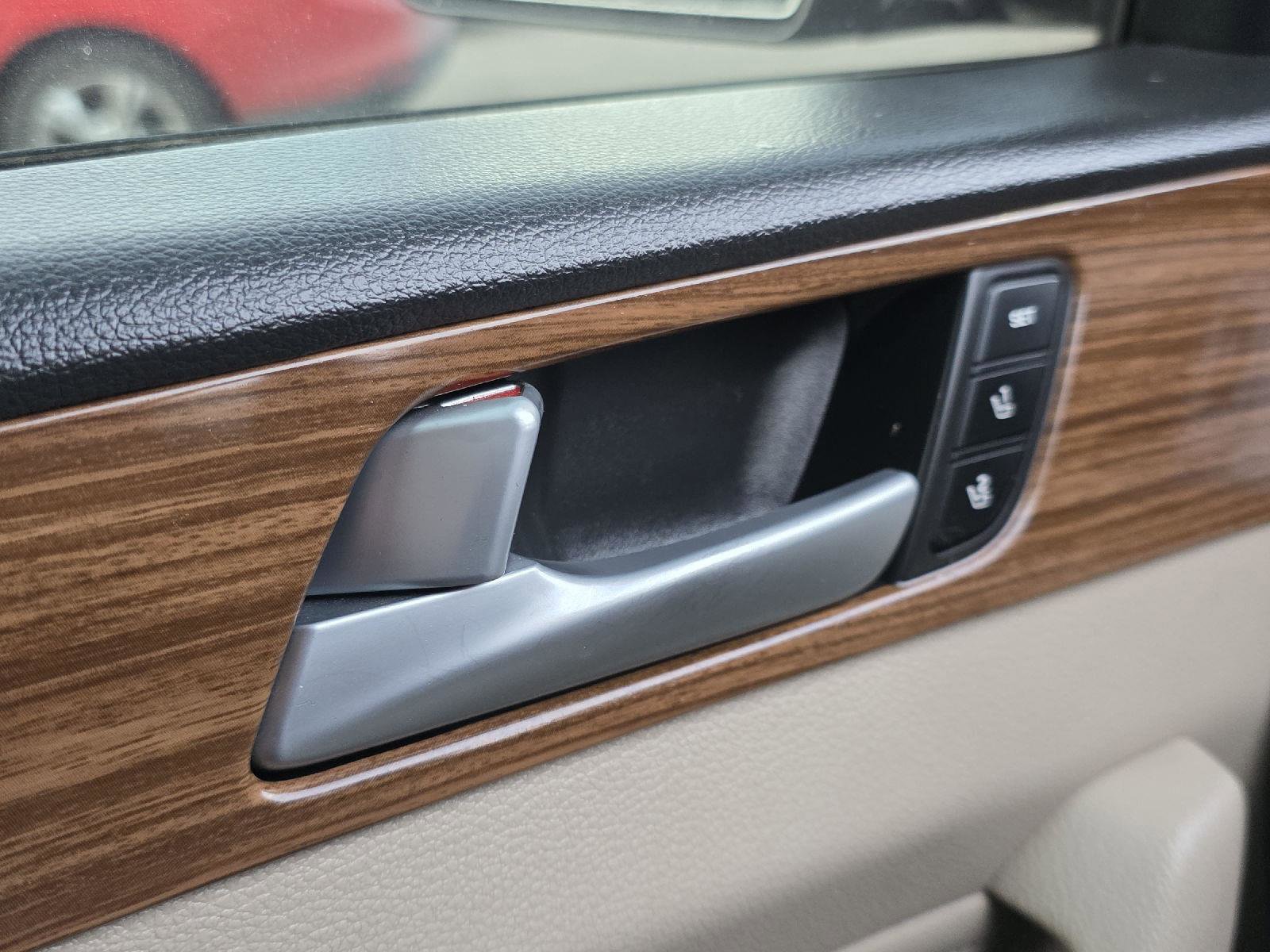 Used 2015 Hyundai Sonata Limited w/ Option Group 06 image 10