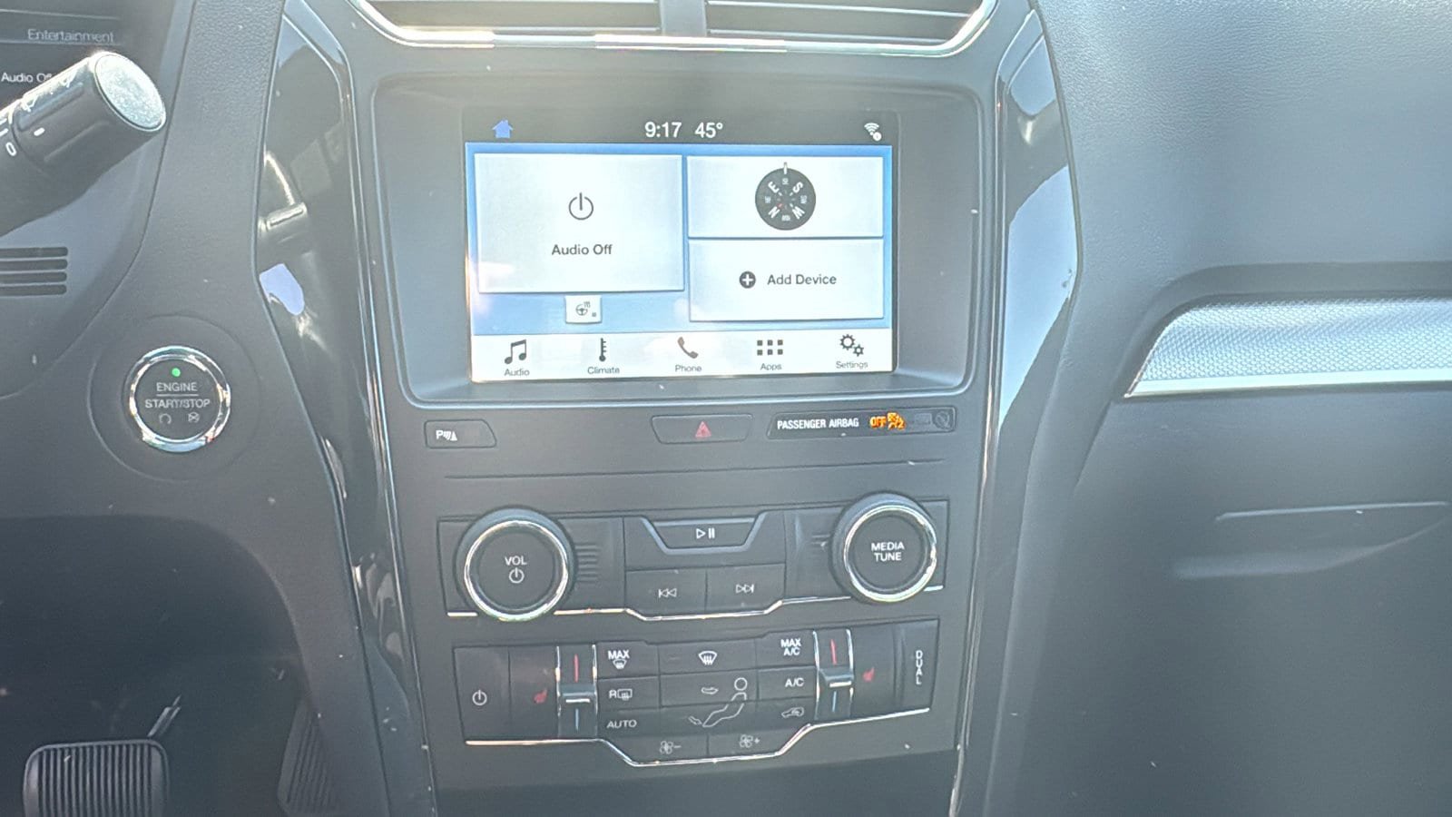 Used 2018 Ford Explorer XLT w/ Equipment Group 202A AWD/4WD image 13