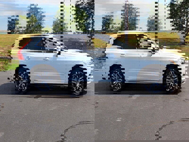 Used 2020 Volvo XC60 T6 Momentum w/ Protection Package image 14