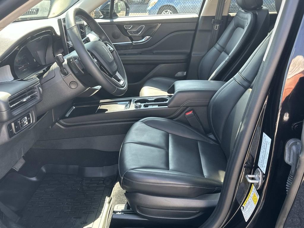 Certified 2024 Lincoln Corsair FWD w/ Equipment Group 101A image 9