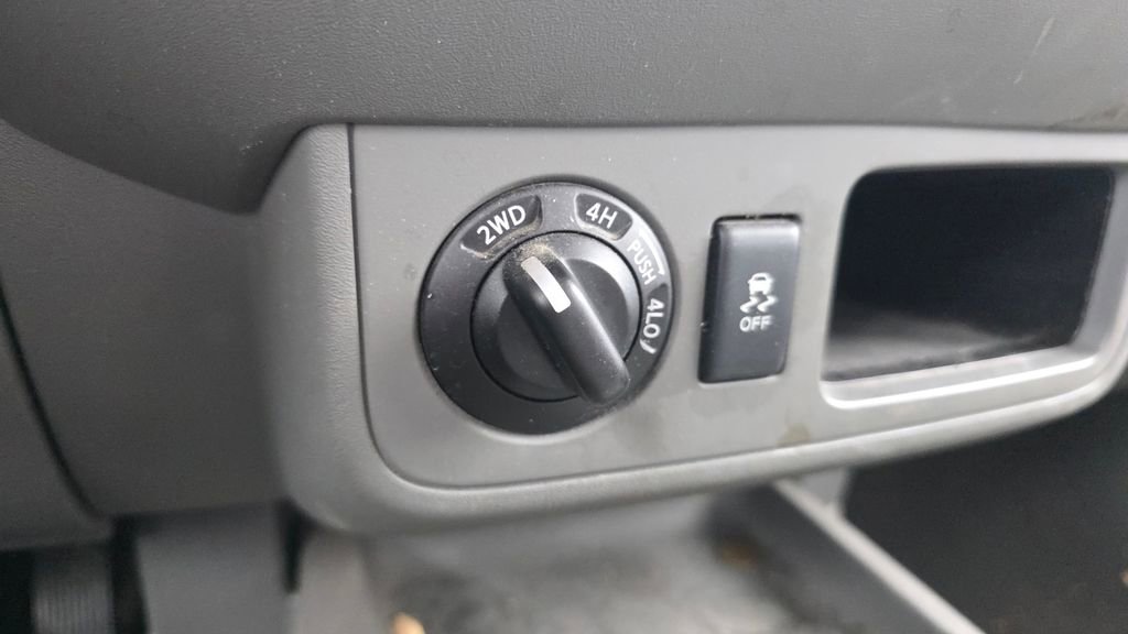 Used 2017 Nissan Frontier SV AWD/4WD image 20