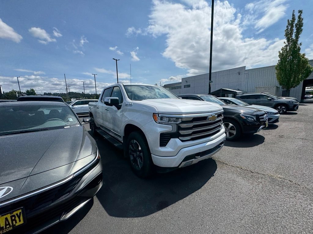Used 2022 Chevrolet Silverado 1500 High Country w/ Z71 Off-Road Package AWD/4WD image 12