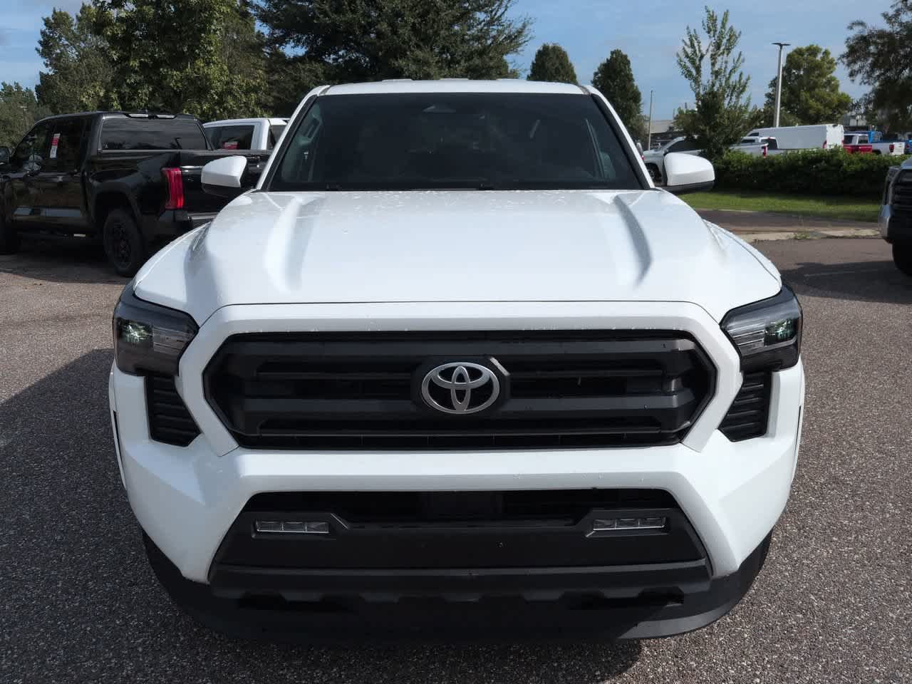 Used 2025 Toyota Tacoma SR5 AWD/4WD image 9