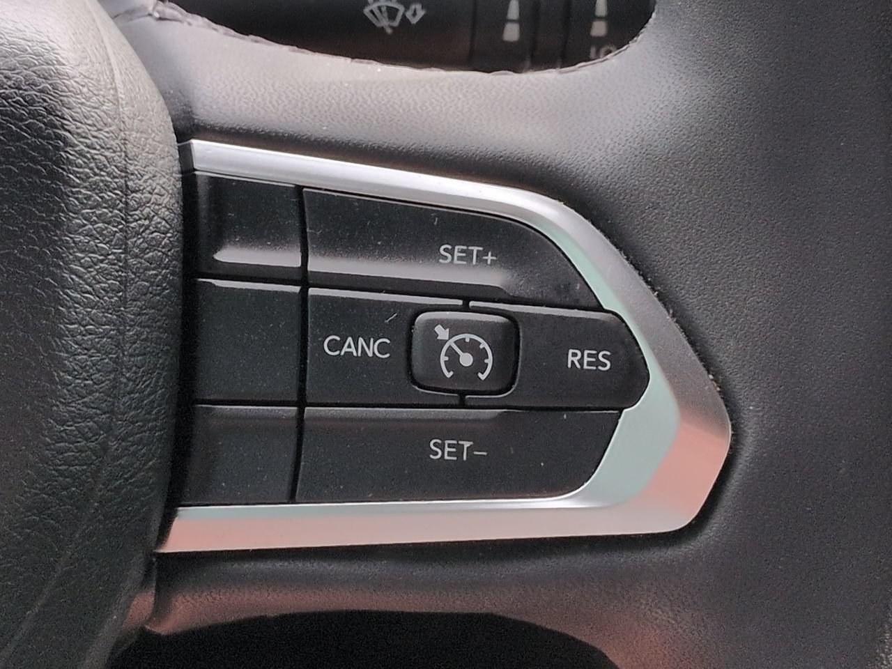 Used 2023 Jeep Compass Latitude w/ Sun and Sound Group AWD/4WD image 25