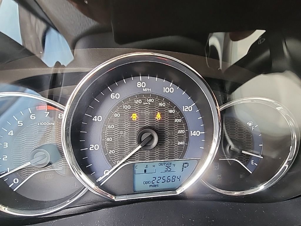 Used 2015 Toyota Corolla LE image 14