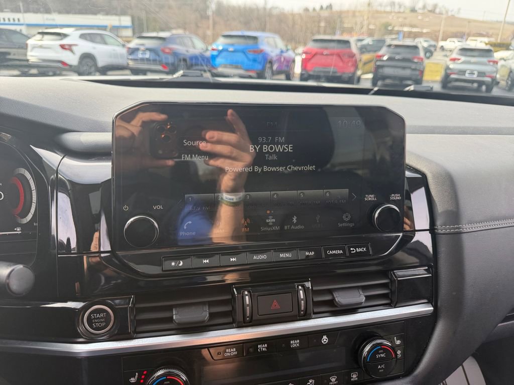 Used 2023 Nissan Pathfinder Platinum image 17