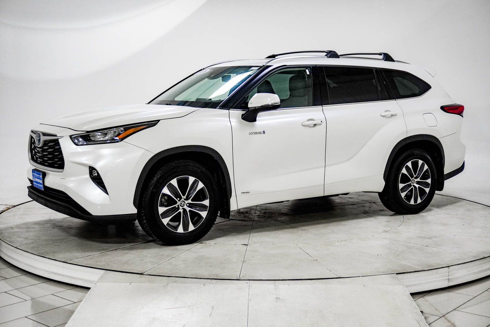 Used 2020 Toyota Highlander XLE image 4