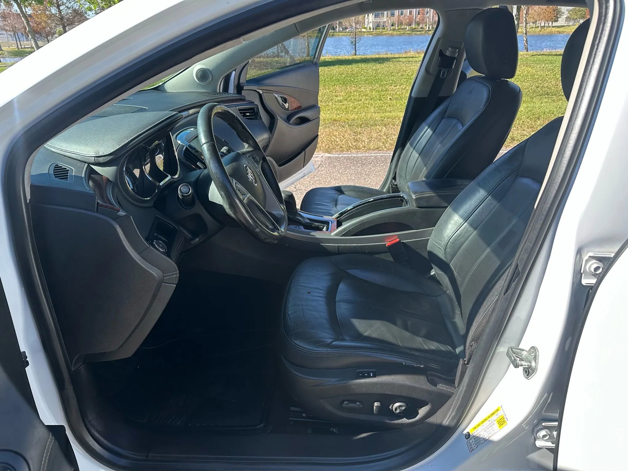 Used 2013 Buick LaCrosse Leather image 12