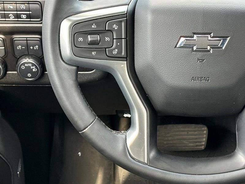 Used 2024 Chevrolet Suburban Z71 w/ Luxury Package image 22