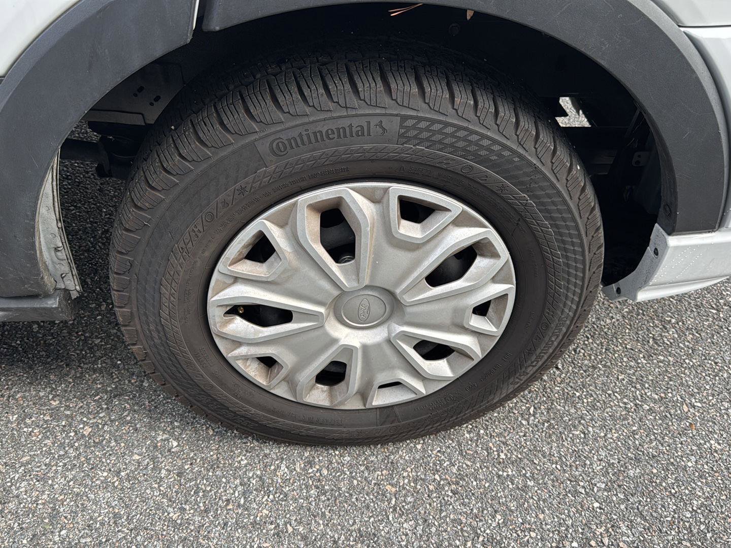 Used 2021 Ford Transit 350 XLT image 31