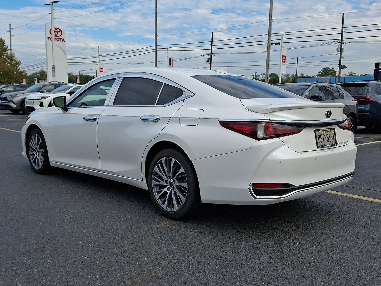Used 2021 Lexus ES 250 w/ Premium Package AWD/4WD image 4