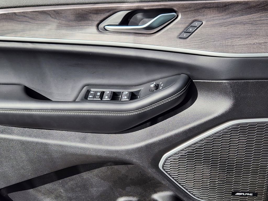 Used 2024 Jeep Grand Cherokee Limited 4xe image 3