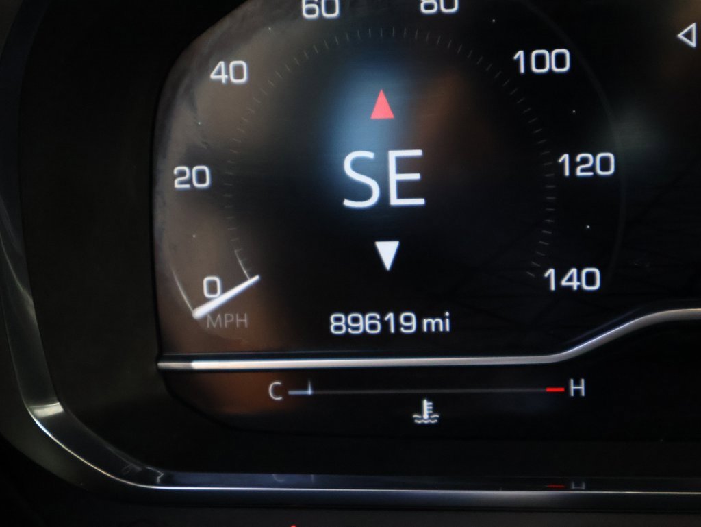 Used 2022 GMC Yukon SLT w/ SLT Premium Package image 42