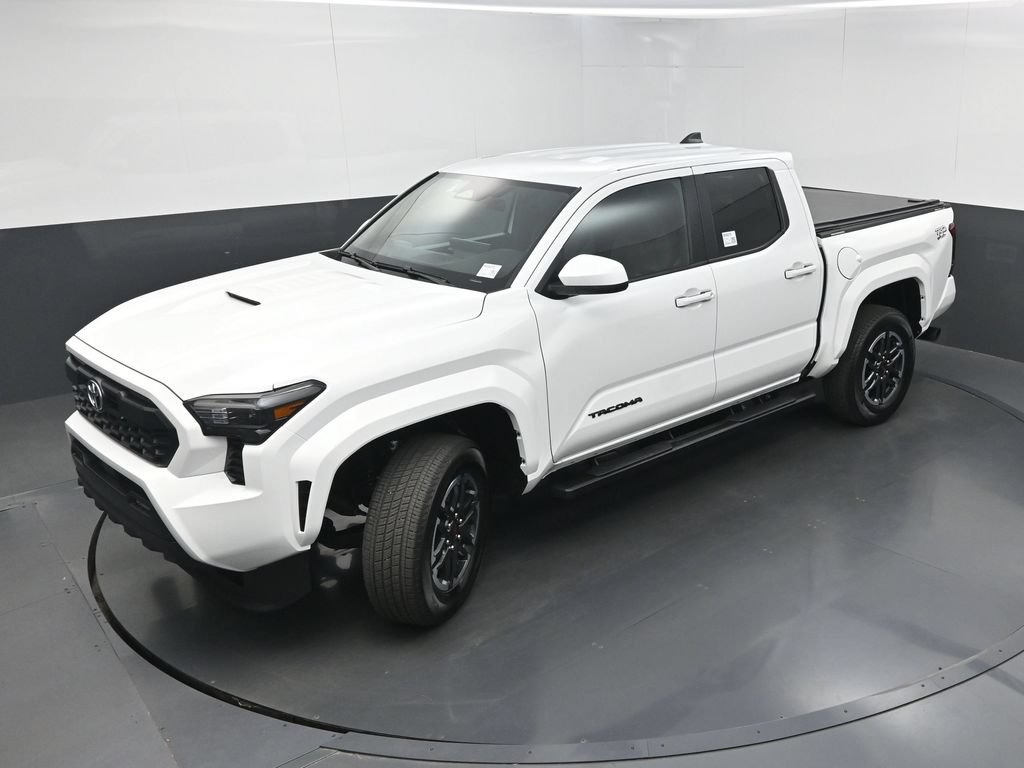 Used 2025 Toyota Tacoma TRD Sport AWD/4WD image 32