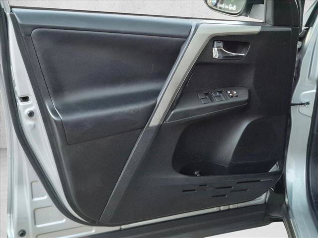 Used 2017 Toyota RAV4 XLE FWD image 8