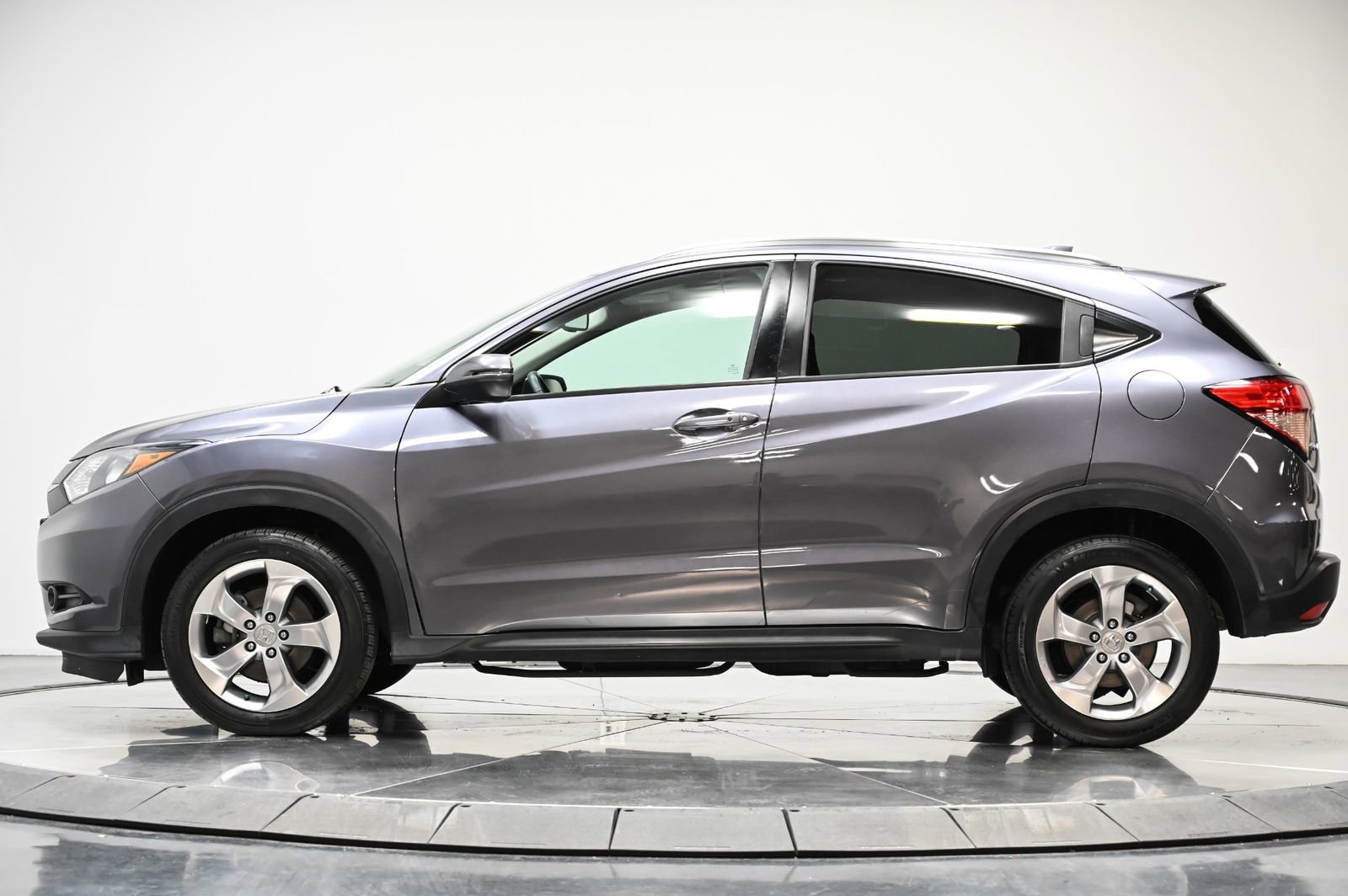 Used 2017 Honda HR-V EX-L image 4