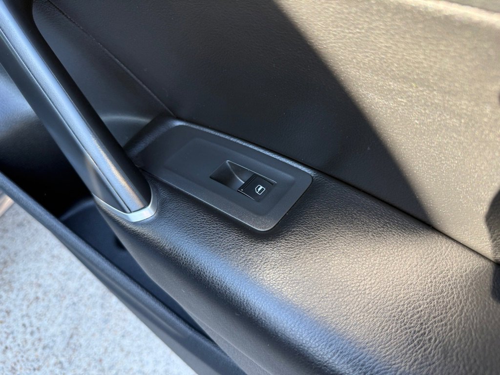 Used 2021 Volkswagen Passat 2.0T SE image 24