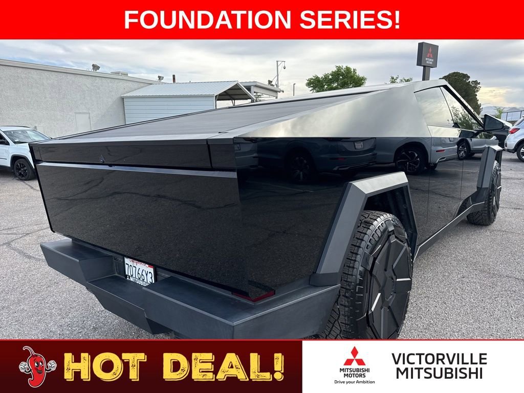 Used 2024 Tesla Cybertruck AWD Crew Cab image 8