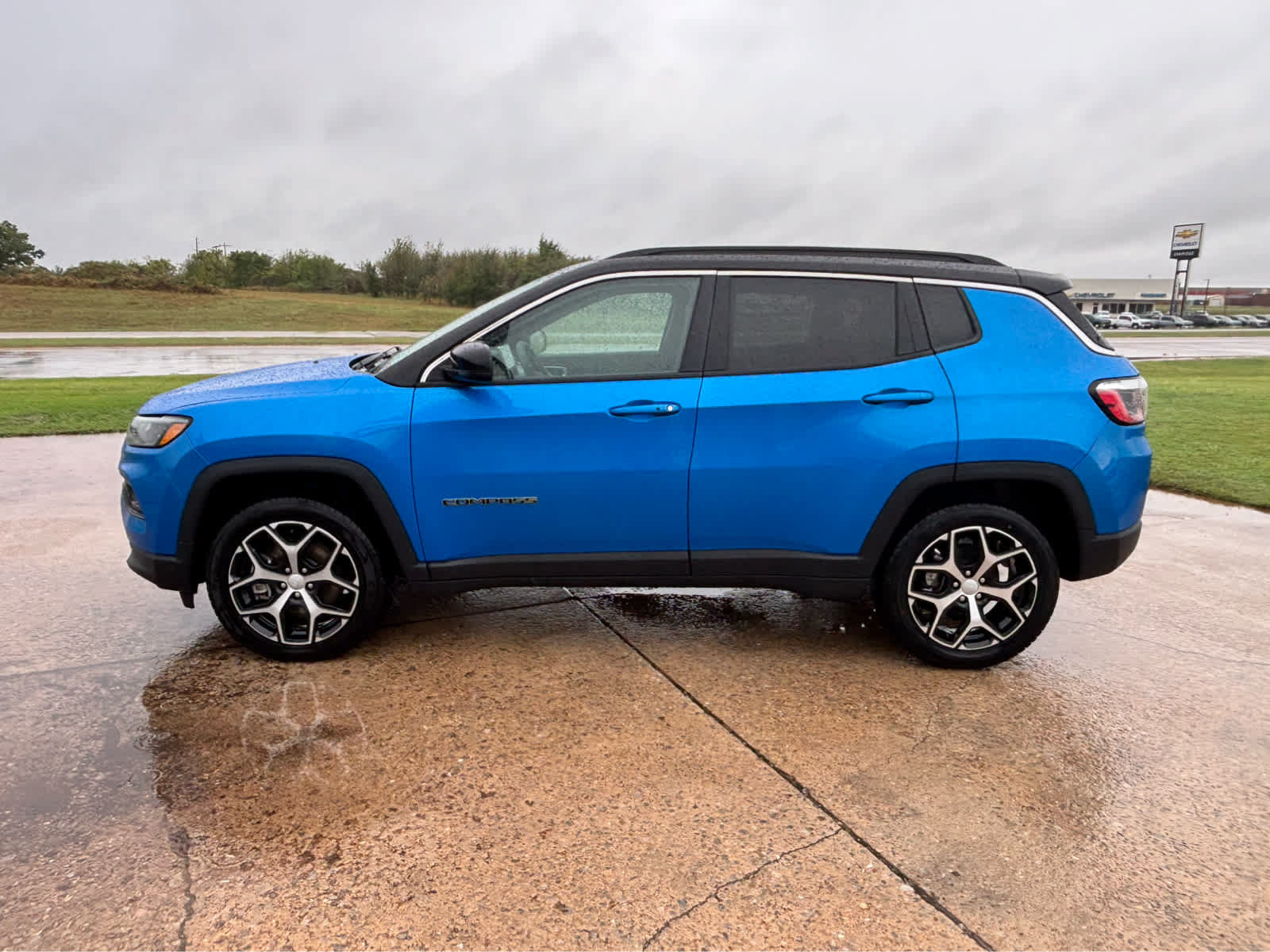 Used 2024 Jeep Compass Limited AWD/4WD image 4