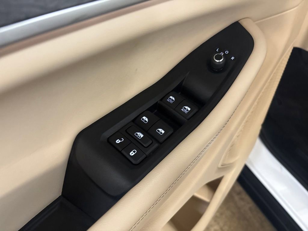 Certified 2023 Jeep Grand Cherokee L Limited image 16