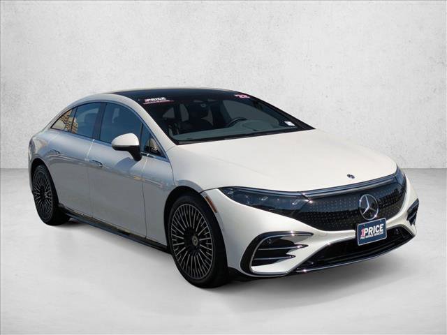 Used 2022 Mercedes-Benz EQS 580 4MATIC Sedan image 3