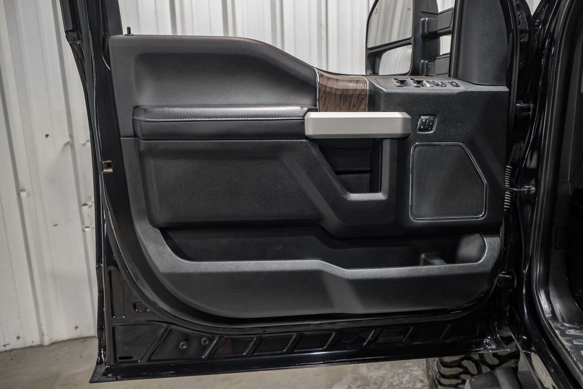 Used 2019 Ford F250 Lariat w/ Lariat Ultimate Package image 45