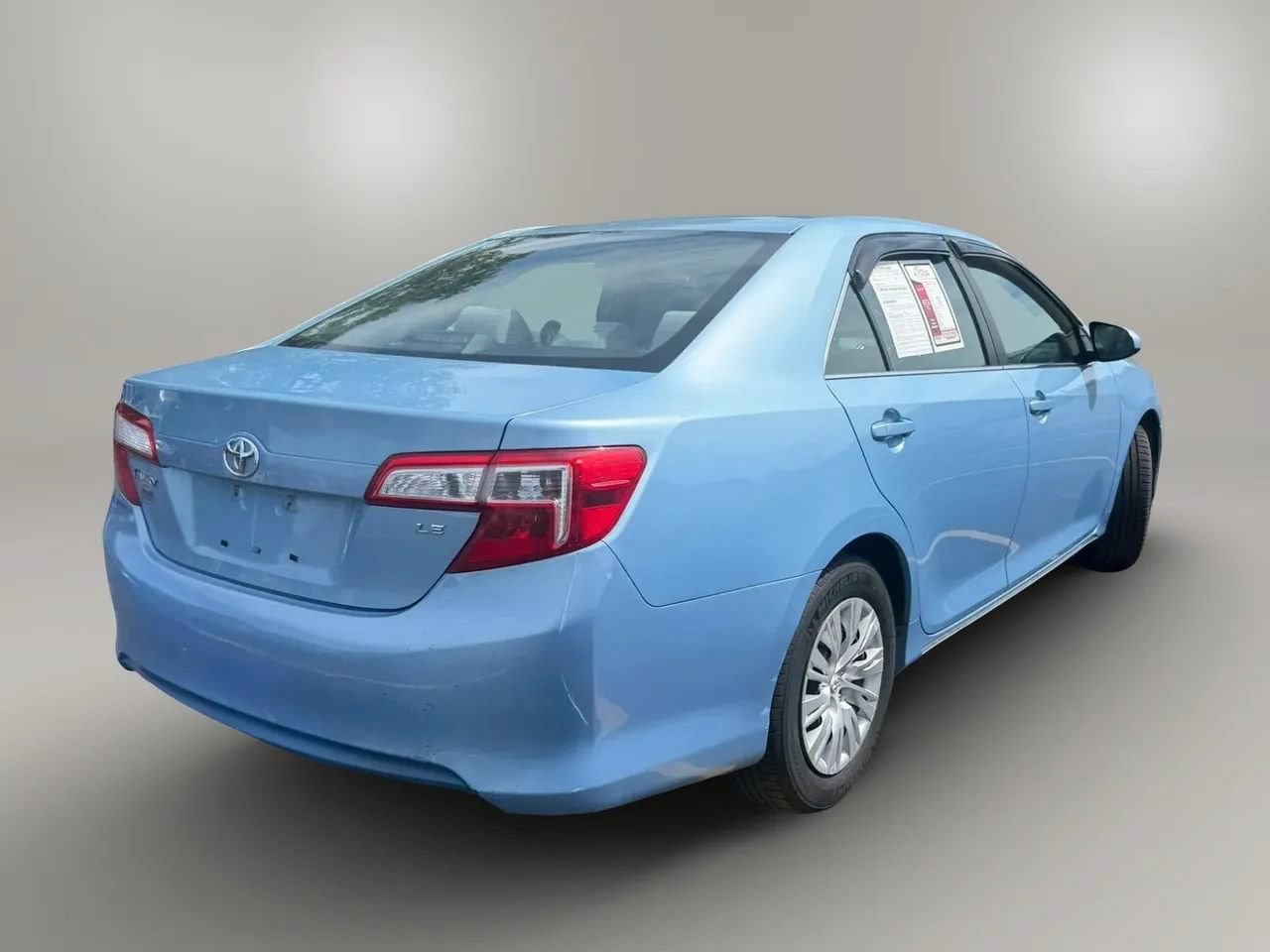 Used 2012 Toyota Camry LE FWD image 6