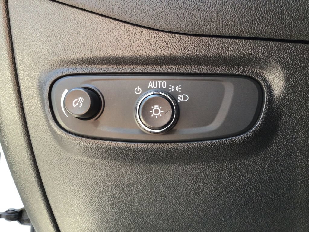 Used 2023 Chevrolet Equinox LT FWD image 25