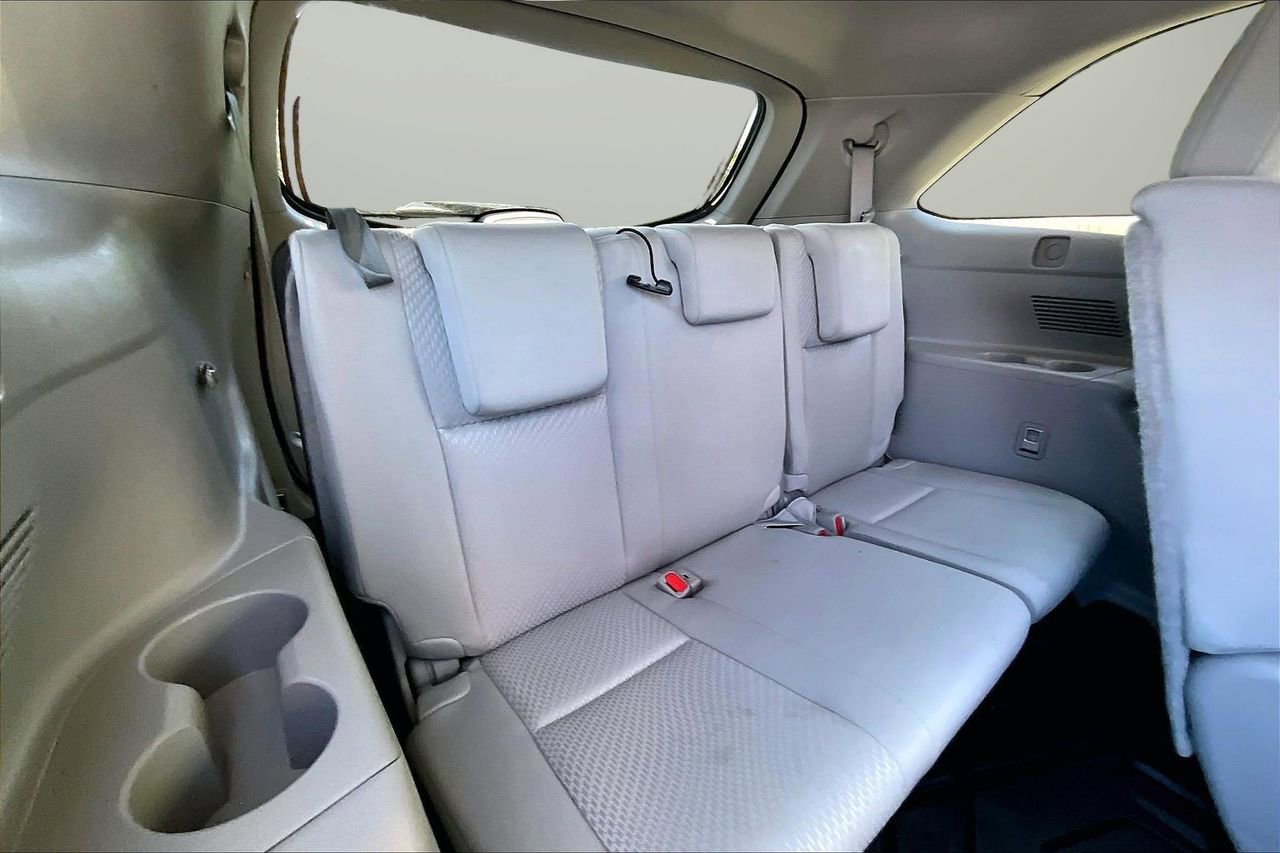 Used 2019 Toyota Highlander LE w/ Protection Package #3 image 24