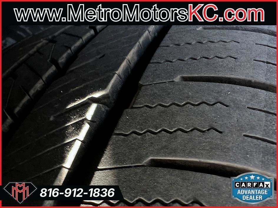 Used 2018 Ford Fusion SE w/ Fusion SE Technology Package image 13