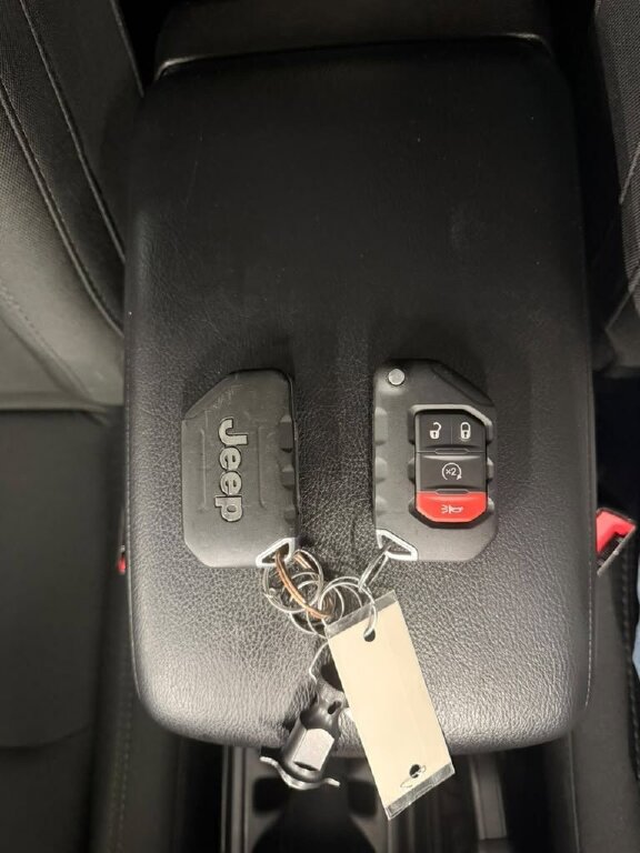 Used 2020 Jeep Wrangler Sport AWD/4WD image 38