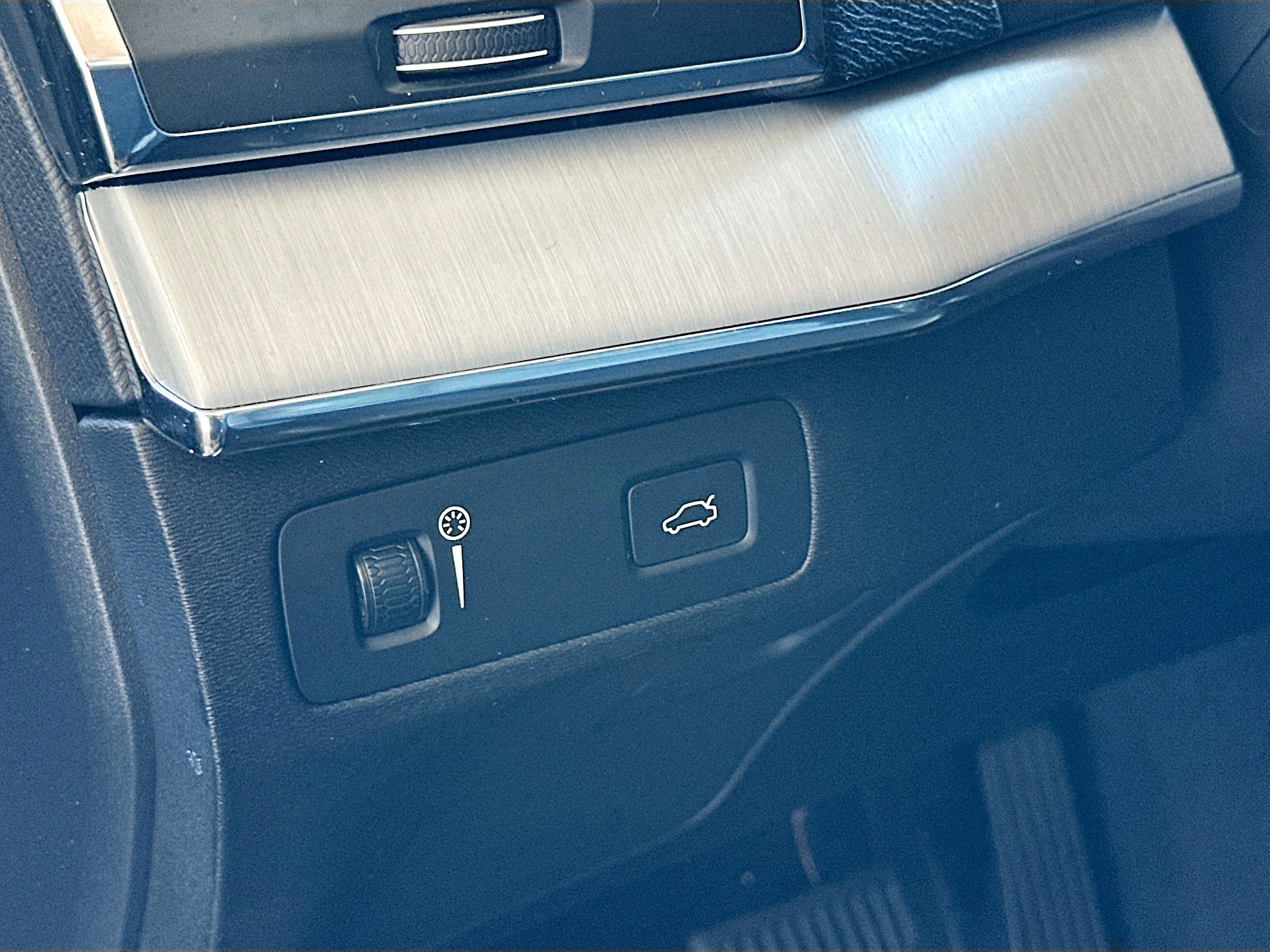 Used 2021 Volvo XC90 T5 Momentum image 9