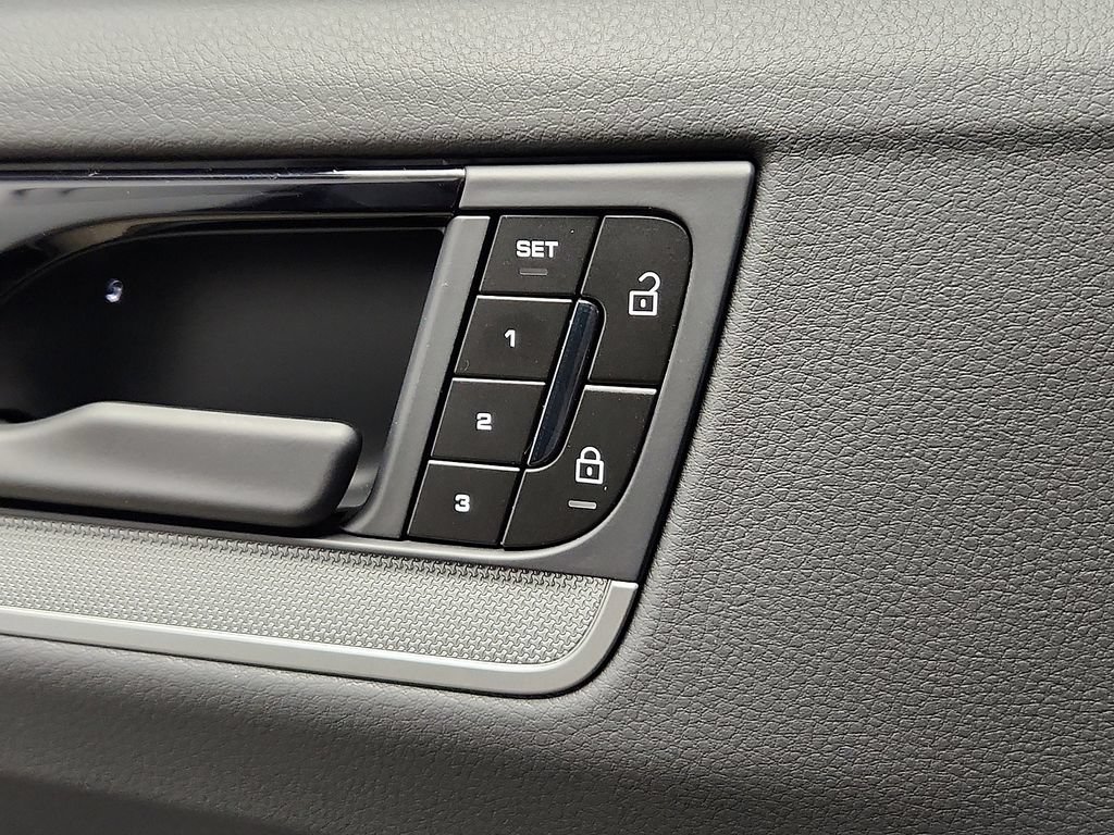 New 2026 Porsche Cayenne AWD/4WD image 23
