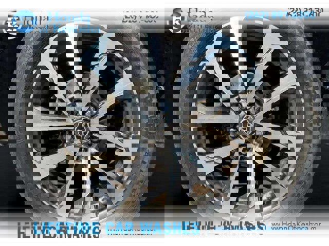 Used 2022 Toyota Corolla Cross XLE w/ Convenience Package AWD/4WD image 38