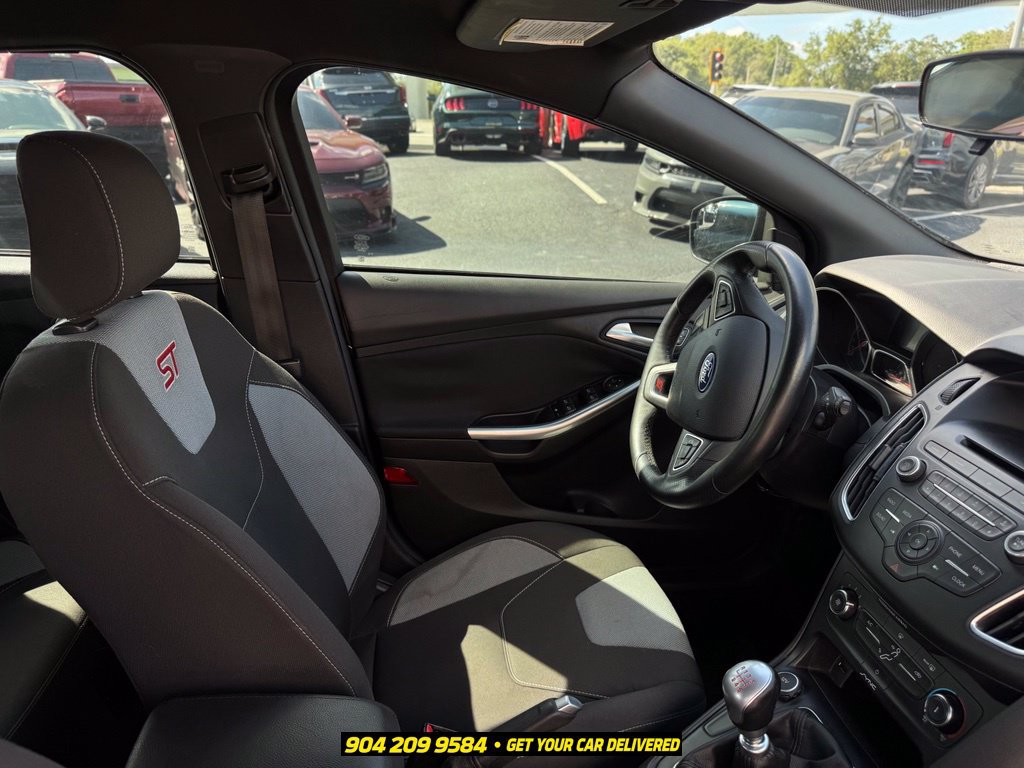 Used 2017 Ford Focus ST FWD image 22